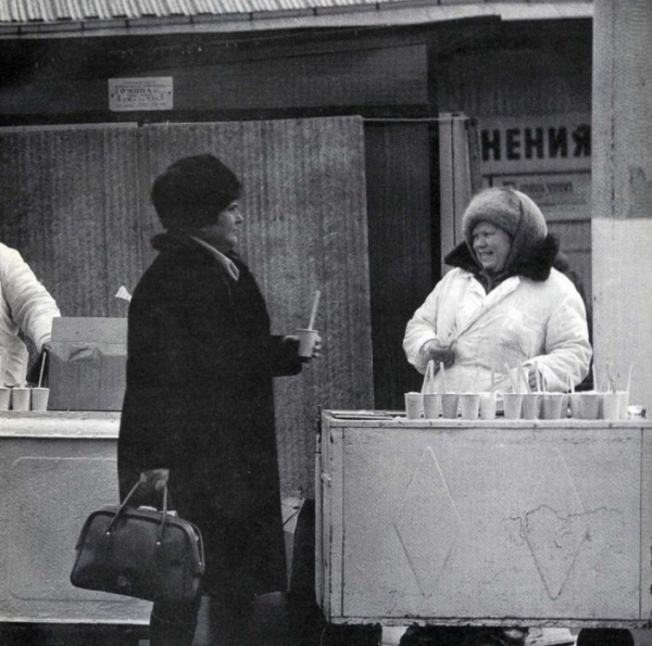 Презентация пломбира за 20 копеек, Москв, 1983 год.
Фотограф: Игорь..0