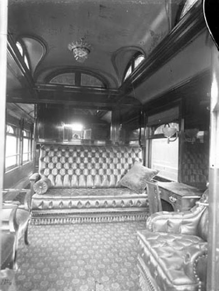 Пульмановский вагон в стиле рококо

..5