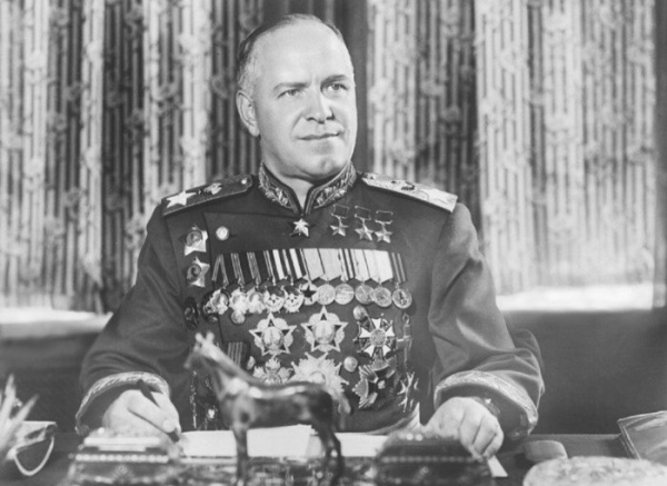 Сердцу не прикажешь: военно-полевой роман «Маршала Победы»..0