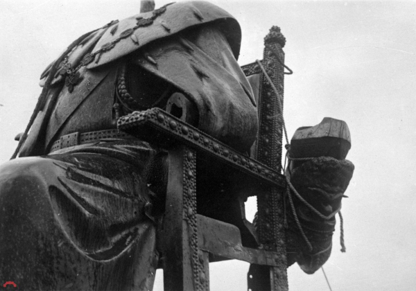 Снос памятника Александру III в Москве. 1918 год. Простоял он всего 5..2