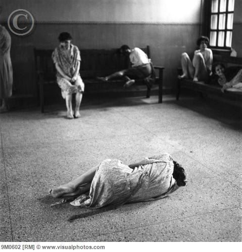 В психиатрической больнице, начало XX века.

Больше исторических..0