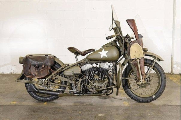 Военный Harley-Davidson WLA 1942 года.

..0