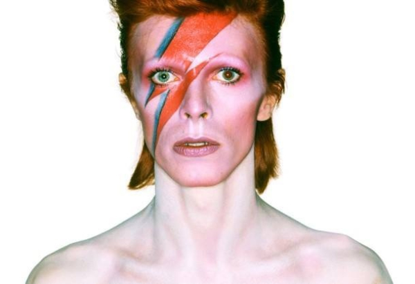 Фото с обложки диска Дэвида Боуи «Aladdin Sane». США. 1973 г.