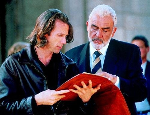 Фотографии со съёмочных площадок известных фильмов.

Больше..7