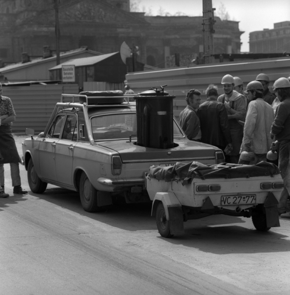 Газогенераторный легковой автомобиль ГАЗ-24 Волга, Берлин, 1983..0