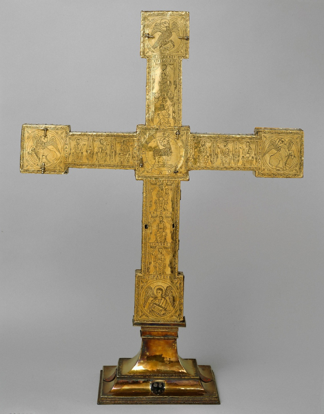 Имперский крест — это большой крест-реликварий, высота 78 см...2
