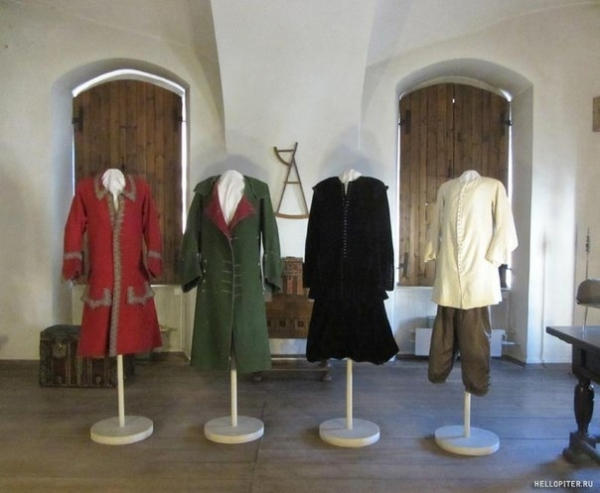 Меншиковский дворец. Одежда Петра I.

..0