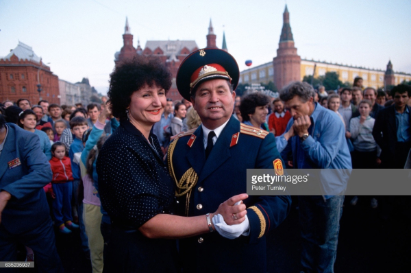 Москва в объективе Peter Turnley, 1991 год.

..7