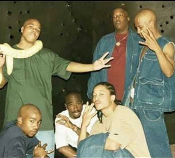 Музыкальная пауза: Outlawz.
Outlawz — американская рэп-группа из..0