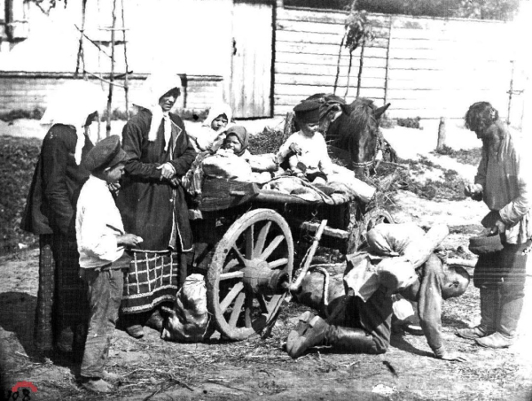 Отец благословляет сына, уходящего на войну, Первая..0