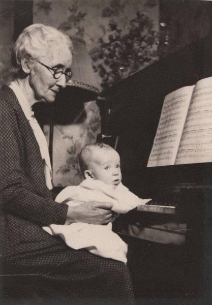 Редкое фото! Это Гленн Гульд - знаменитый канадский пианист со..0