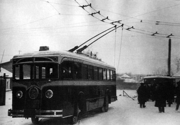 13.04.1902 в Петербурге проведены испытания 1-го в России троллейбуса,..0