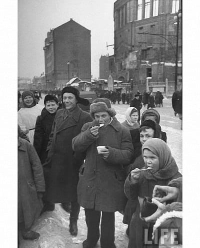 4 ноября 1937 года в Москве на американском оборудовании и по..0