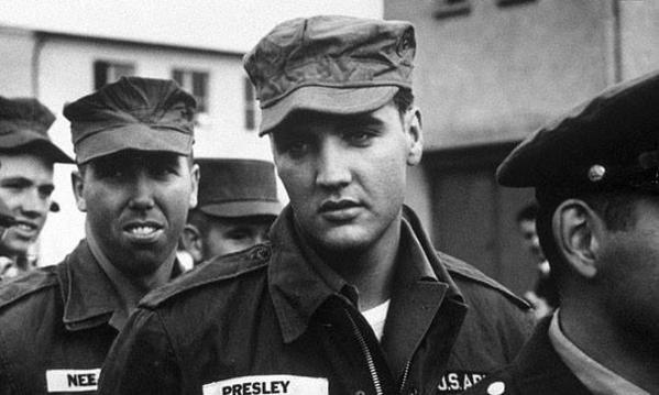 Дедушка рок-н-ролла Элвис Пресли в армии отдаёт долг родине. США...0