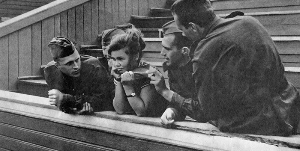«Демобилизовались». Фотограф Анатолий Болдин. 1961 г. СССР.

Больше..0