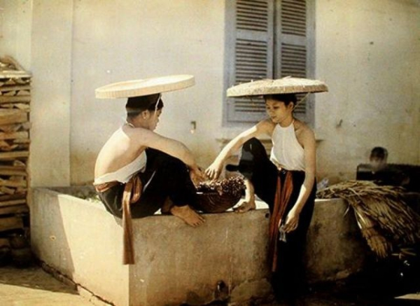 Ханой, Вьетнам, 1910-е.
Фотограф: Leon Busy.

..7