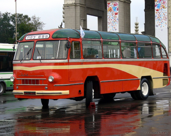 ЛАЗ-695 один из самых массовых городских автобусов Советского..0