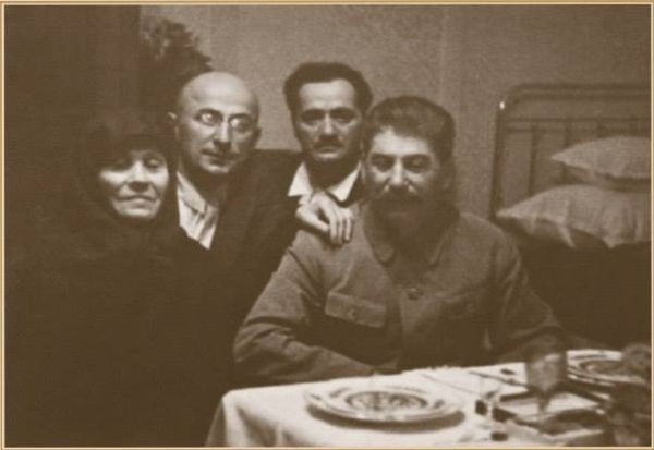 Мать Сталина Екатерина Джугашвили, Лаврентий Берия, Николай..0