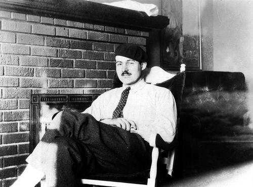 Писатель Эрнест Хемингуэй в Париже. Франция. 1924г.

Больше..0