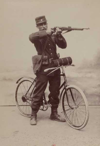 Складной велосипед Clement-Gladiator, предлагавшийся для вооружения..1