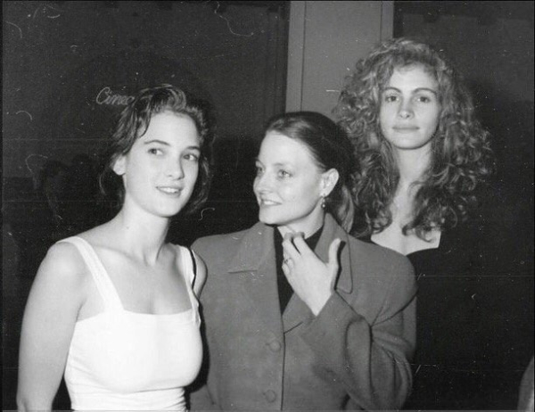 Вайнона Райдер, Джоди Фостер и Джулия Робертс, 1989 год

Больше..0