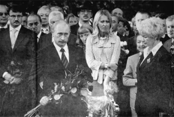 Владимир Путин на похоронах Анатолия Собчака, 2000 год.

Больше..0