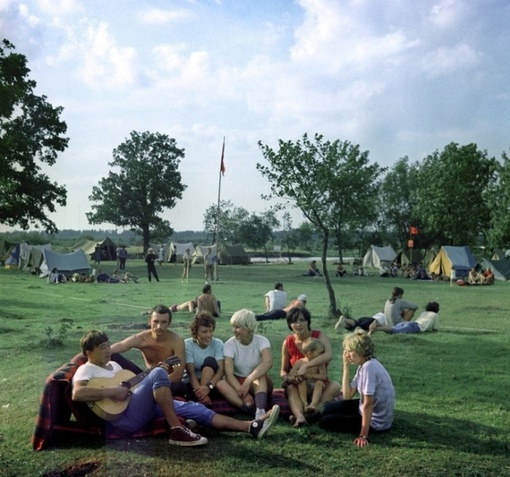 Атмосферные фотографии советских 70-х.

..0