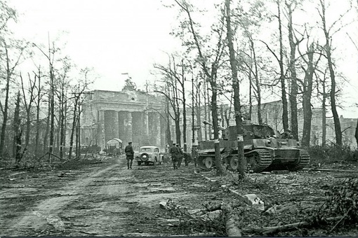 Берлин, 1945 год.

 https://historyfact.ru/
Мы в ТГ..0