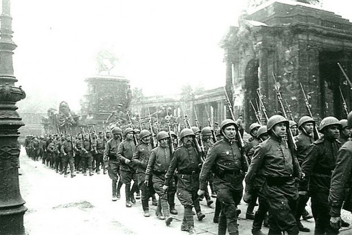 Берлин, 1945 год.

 https://historyfact.ru/
Мы в ТГ..8