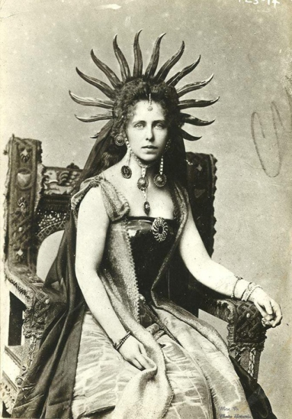 Её Величество Королева Румынии Мария. Автор Франц Манди. 1896..0