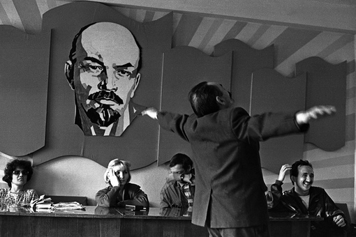 Казань и казанцы в 90-е на фотографиях Евгения Канаева.

Больше..0