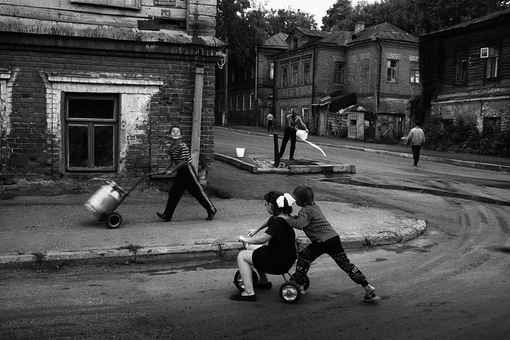 Казань и казанцы в 90-е на фотографиях Евгения Канаева.

Больше..2