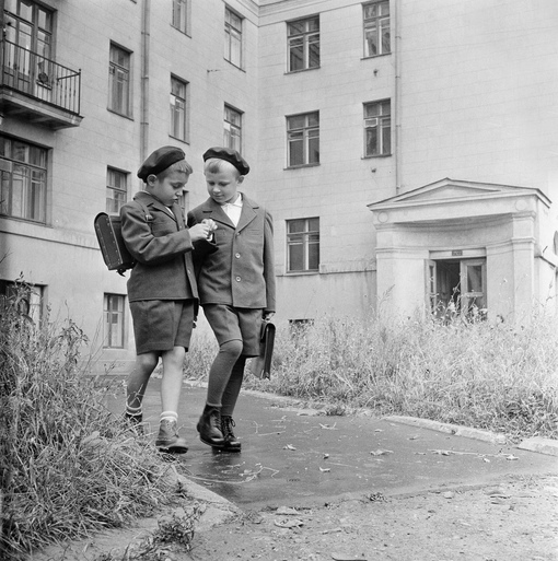 Советские школьники 1950-х
..0