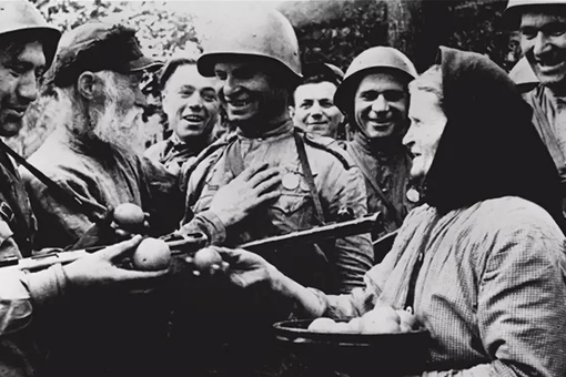 28 октября 1944 г. Красной Армией полностью освобождена Украина...0