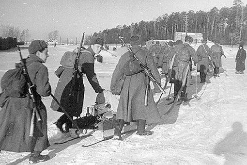 5 декабря 1941 года Советские войска перешли в наступление,..1