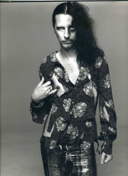 Элис Купер, 1968 год.
Фотограф: Richard Avedon.
..0