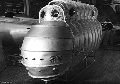 Герметичная кабина высотного самолета Junkers 49, построенного в..0