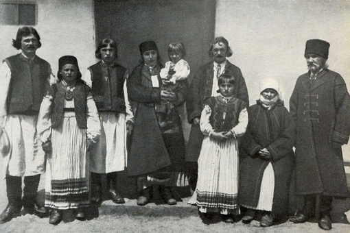 Группа местных крестьян. Начало 20 в. Станиславская область...0