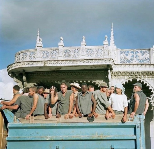 Куба в 1990-х годах, фотограф — Триа Джован.
Больше исторических..2