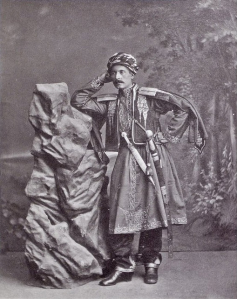 Курд в традиционных одеждах, на русской службе. Фотограф Дмитрий..0