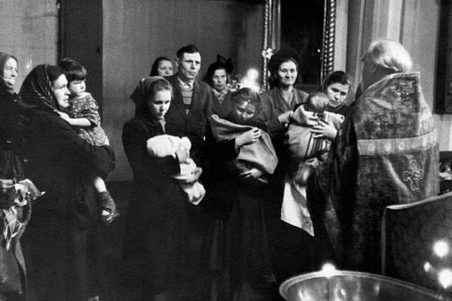 Ленинград. Крещение в православной церкви, 1958 г.
Больше..0