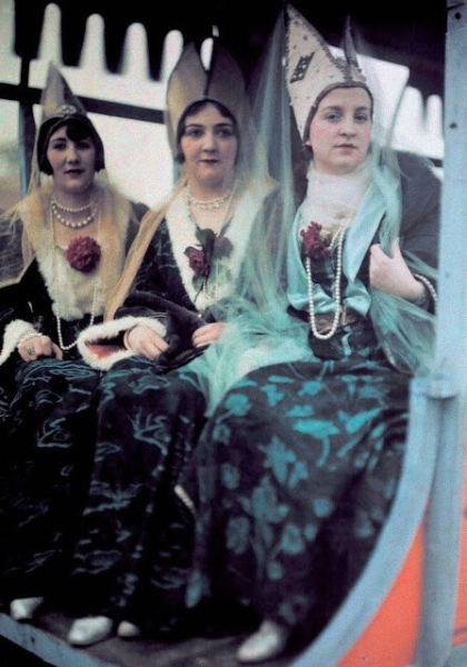 На фестивале Жанны д'Арк в Орлеане, Франция, 1932 год.
Больше..7