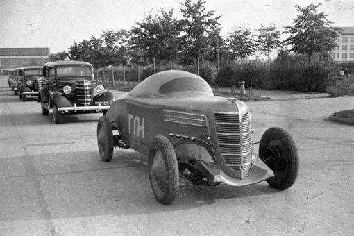 Первый советский гоночный автомобиль. ГАЗ-ГЛ-1. СССР. 1938 г.
Больше..0