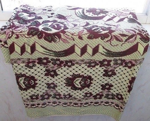 Покрывала в СССР были отличного качества.
Больше исторических..3