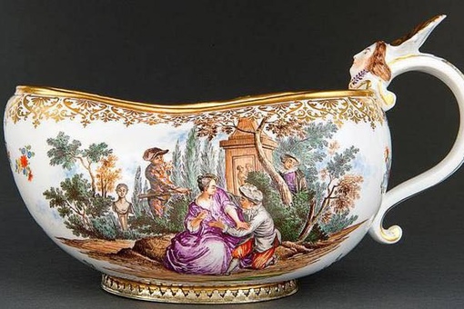 Покупая очаровательную антикварную соусницу, убедитесь, что это..2