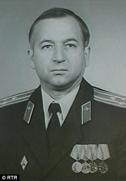 Полковник ГРУ Сергей Скрипаль — советский, российский военный..0
