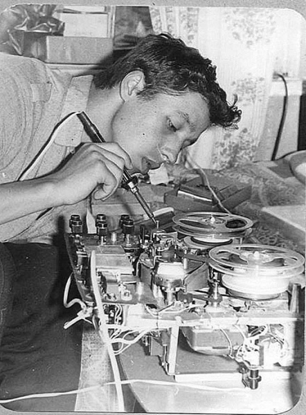 Ремонт катушечного магнитофона. Друг умеющий такое на вес..0