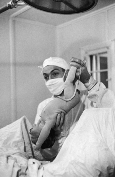 Сельский доктор в американской глубинке, 1948 г.
Больше..5