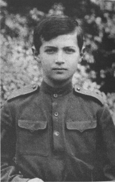 Святой цесаревич Алексей в военной форме.
Больше исторических..0