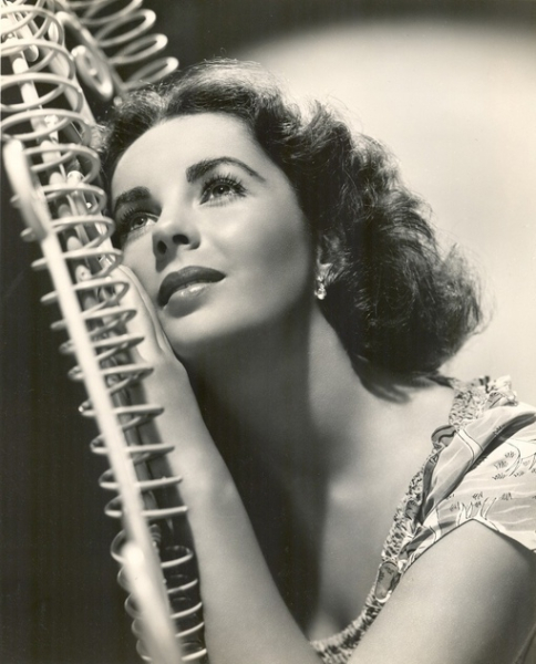 The special edition: Elizabeth Taylor
..9